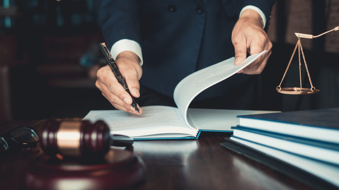 , How Civil Attorney in Los Angeles Can Help You Avoid Common Mistakes Made in Contract Agreements